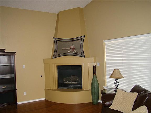 2nd image of 8211 La Milpita St NE