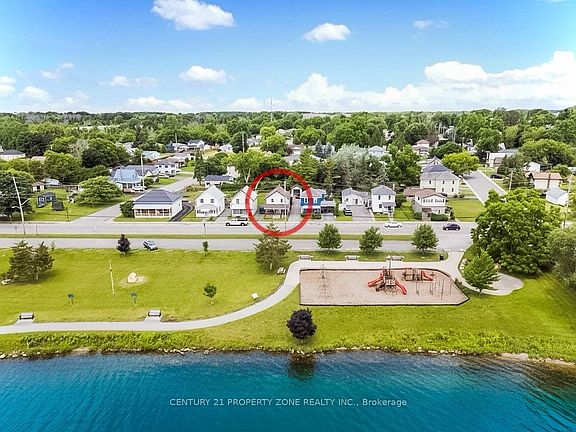 3rd image of 171 Main St