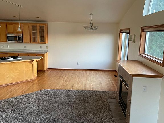 Dining area off of kitchen.