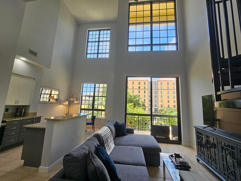 1st image of 801 S Olive Avenue #202