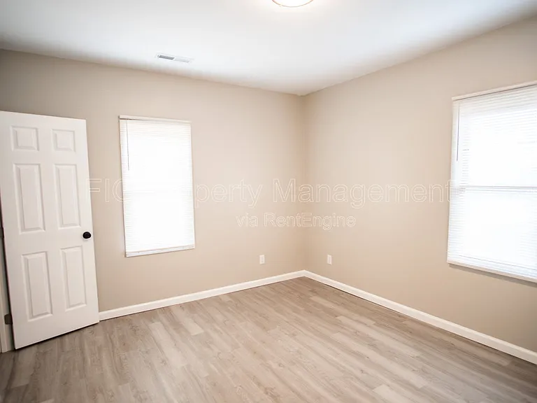 2453 E 5th Ave #2 — Photo 10