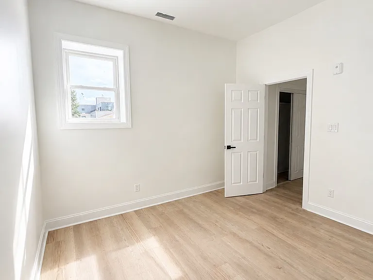 422 Fountain St #4 — Photo 6