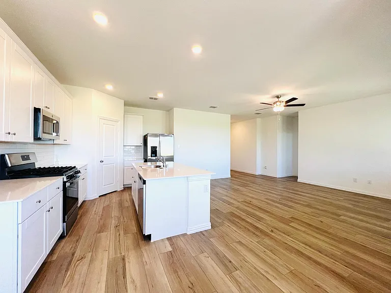 1105 Misty Brook Dr — Photo 16