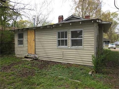 2nd image of 3323 Lamphier Ave