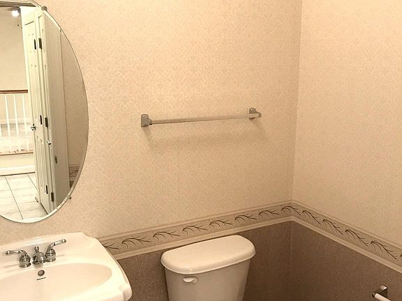 5th image of 820 Belmont Bay Dr APT 103