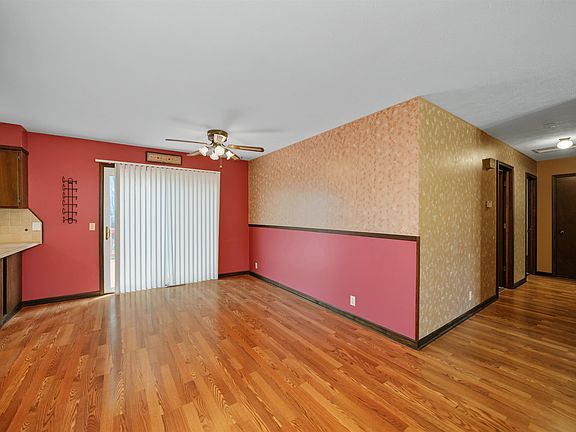 4th image of 2267 S Ohio St