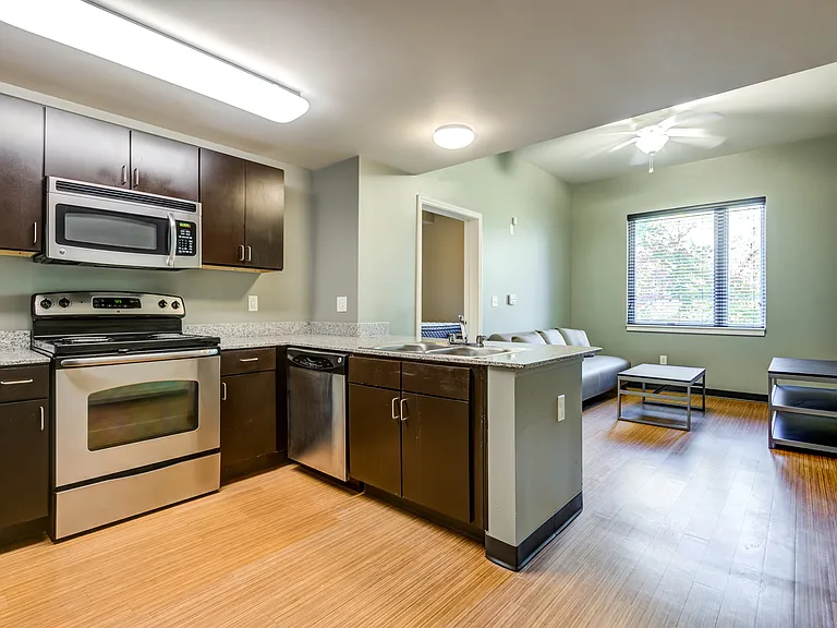 120 Henry St #0 — Photo 3