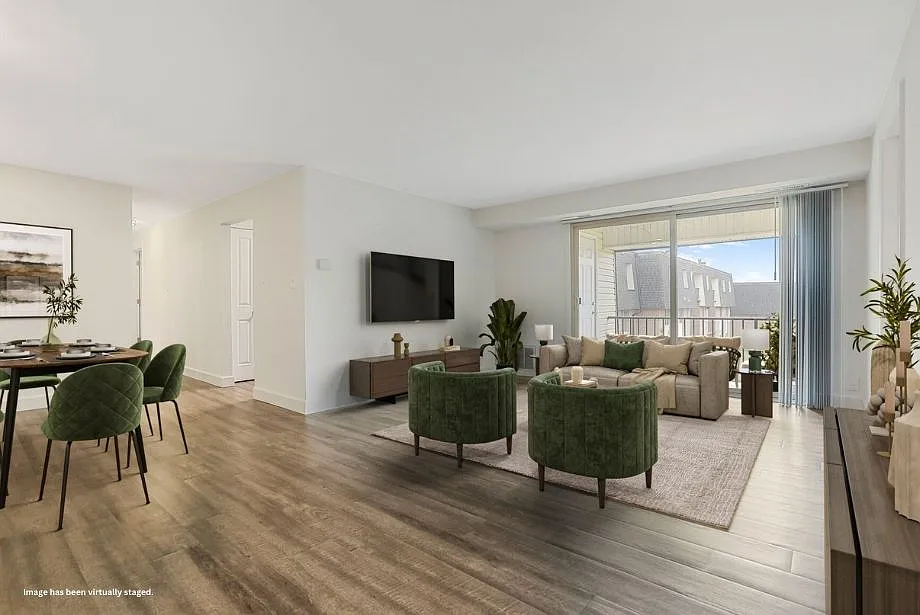 Marrion Square Apartments — Photo 2