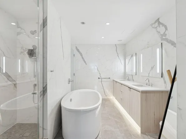 800 Avenue At Port Imperial image 23 of 33