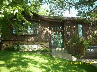 1316 Skyline Dr NE, Jamestown, ND 58401