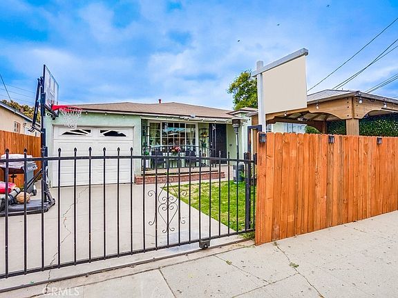 2nd image of 115 N Magnolia Ct