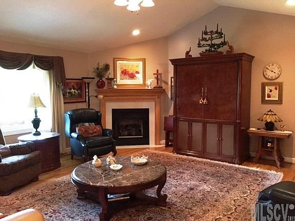3rd image of 5755 Selkirk Dr