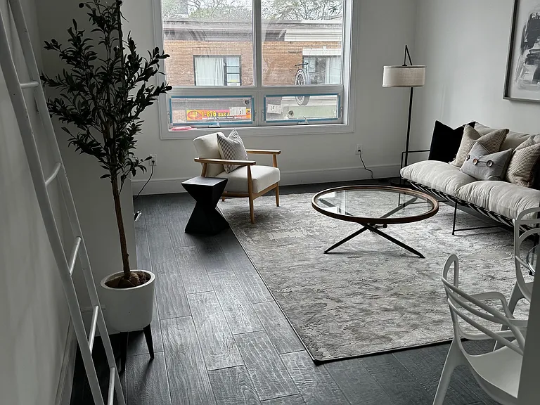 307 Barton St E #5 — Photo 2