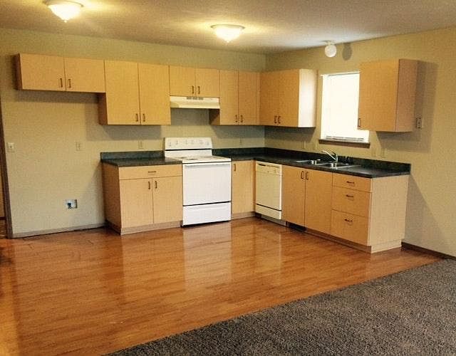 2nd image of 317 W Pawnee Ln
