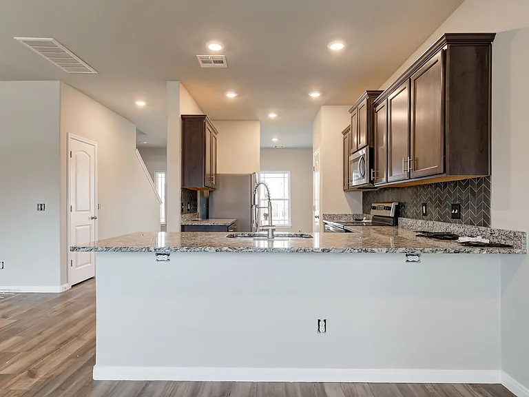 1609 Maroon Dr — Photo 14
