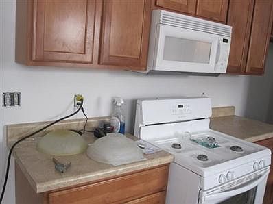 3rd image of 259 N La Salle Ave
