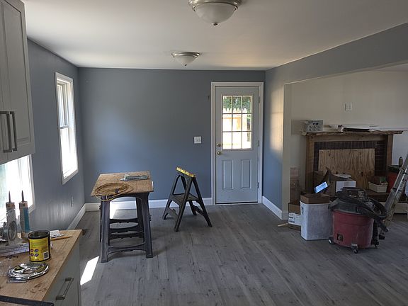 4th image of 132 W Stafford Rd