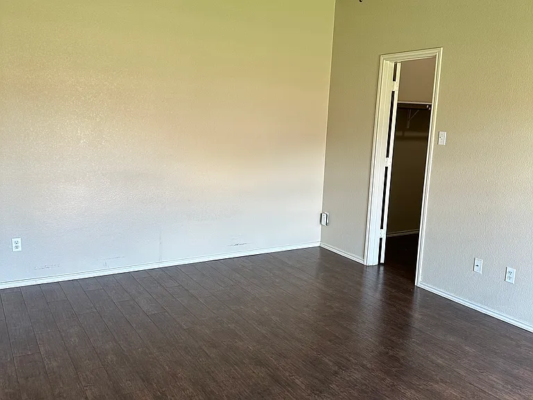 1411 Bankston Dr — Photo 4