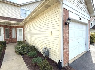 7825 Darien Lake Dr #7825, Darien, IL 60561