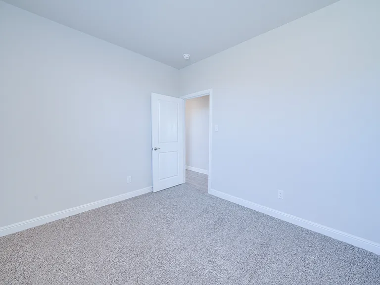 413 Roundstone Rd — Photo 20