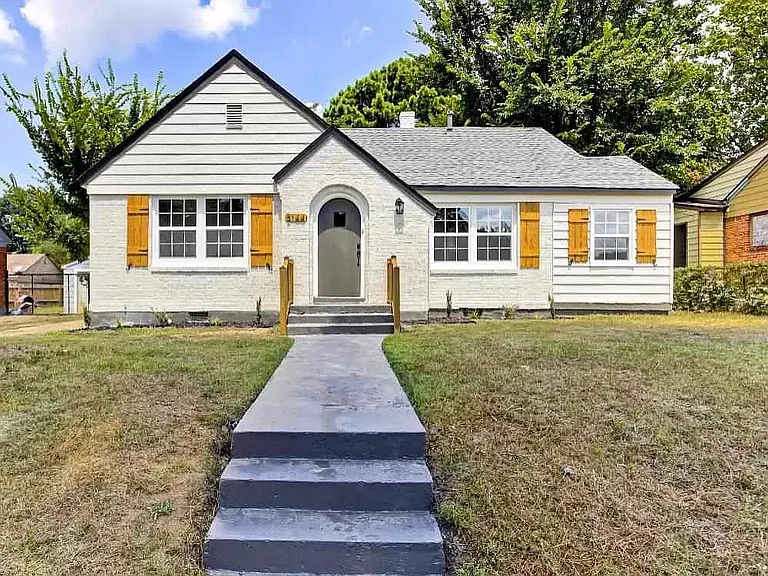 2144 Alameda Ave — Photo 1