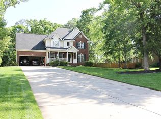 8228 Stevens Mill Rd, Matthews, NC 28104