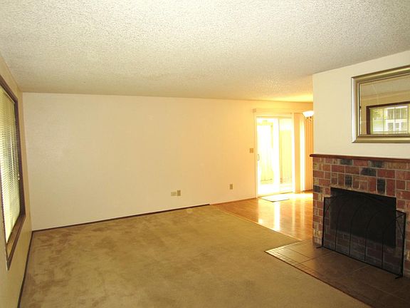 5th image of 800 NE 105th St