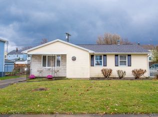 5085 Chapman Pkwy, Hamburg, NY 14075