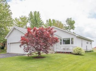 911 Linda Ln, Sandwich, IL 60548