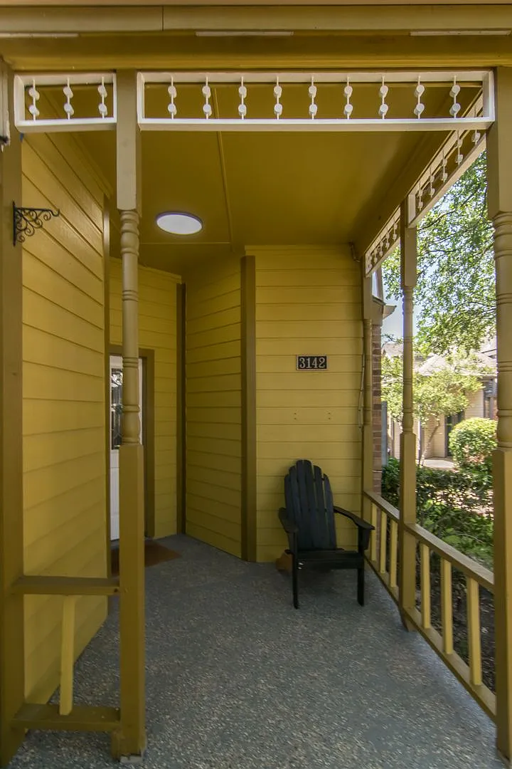 3142 Royal Gable Drive — Photo 2