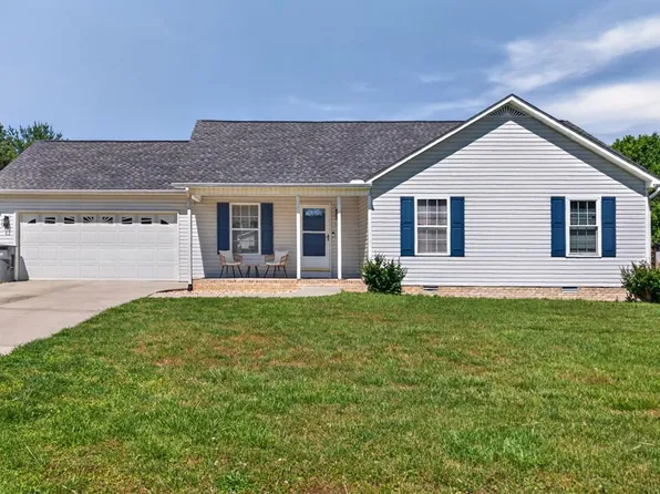 1298 Copperfield Dr, Cookeville, TN 38501