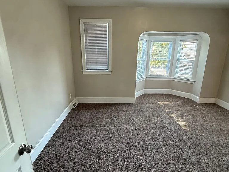 21 N Kershaw St — Photo 34