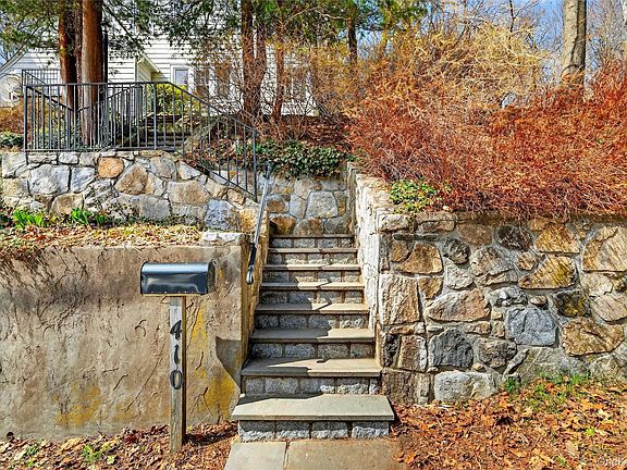 3rd image of 410 Decatur Avenue