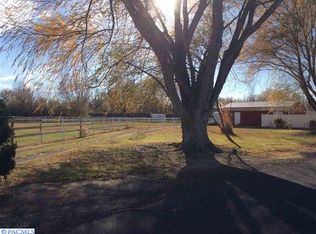 820 Riverside Dr, West Richland, WA 99353