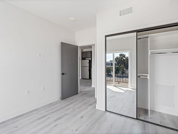 4th image of 6904 Eton Ave #201