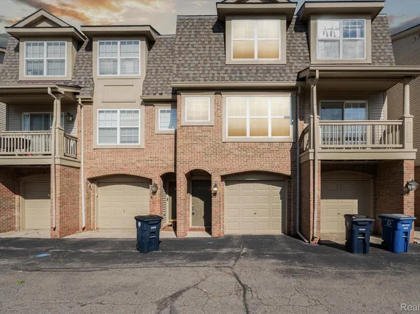 2771 Barclay Way, Ann Arbor, MI 48105