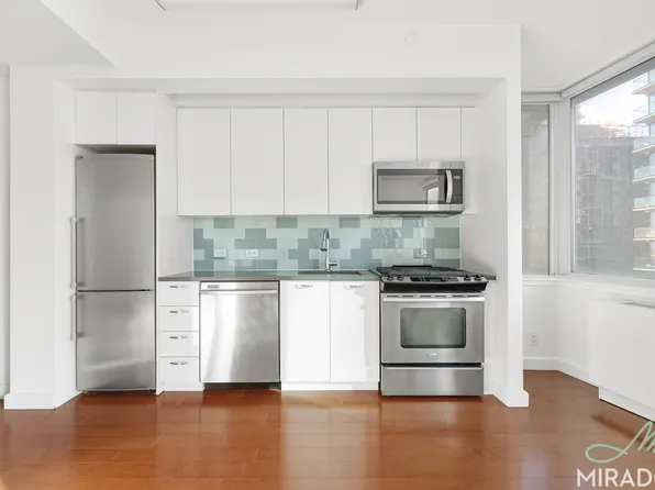 80 Dekalb Avenue image 6 of 22