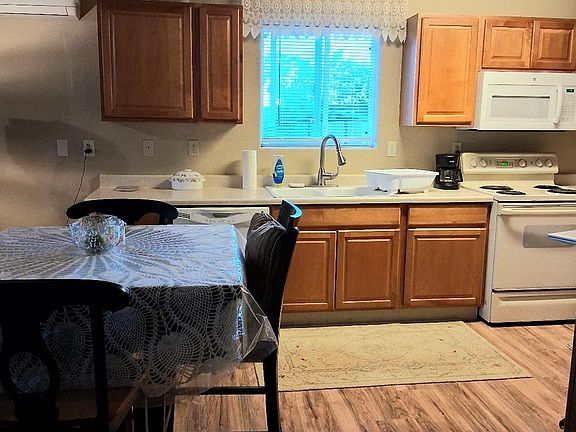 Kitchen, dining area