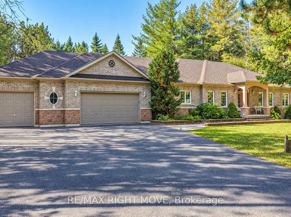 4200 Pine Valley Ln, Severn, ON L3V 0Y3
