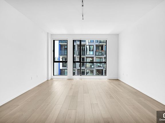 5th image of 1433 Bush St #604