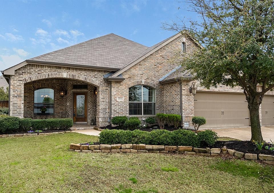 1st image of 12616 Saratoga Springs Cir