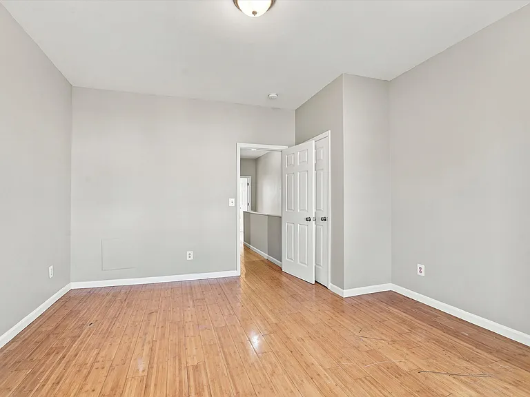 1551 N Allison St — Photo 23
