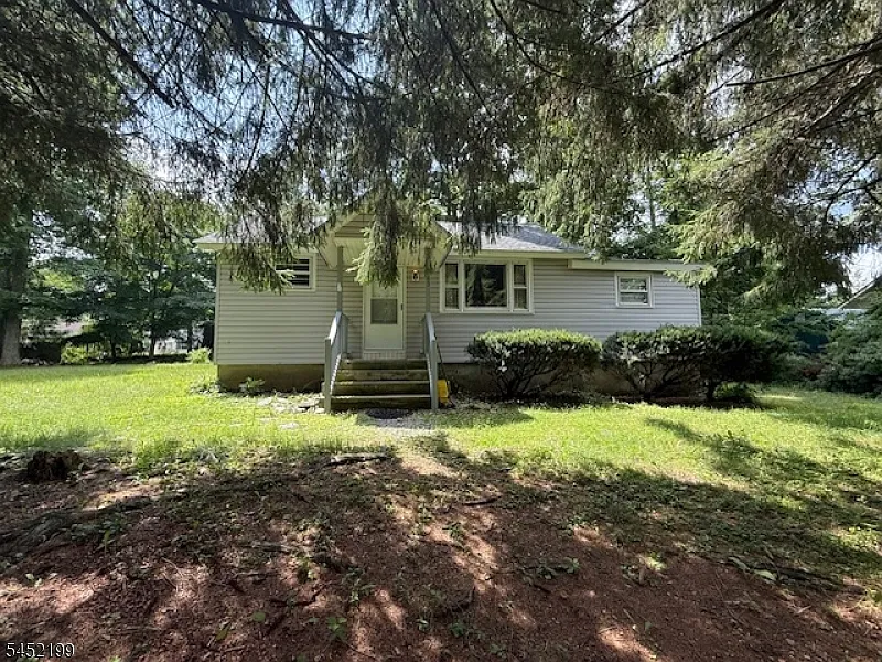 103 Edgewood Ln