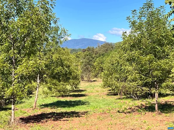 Three Notchd Trce, Charlottesville, VA 22903