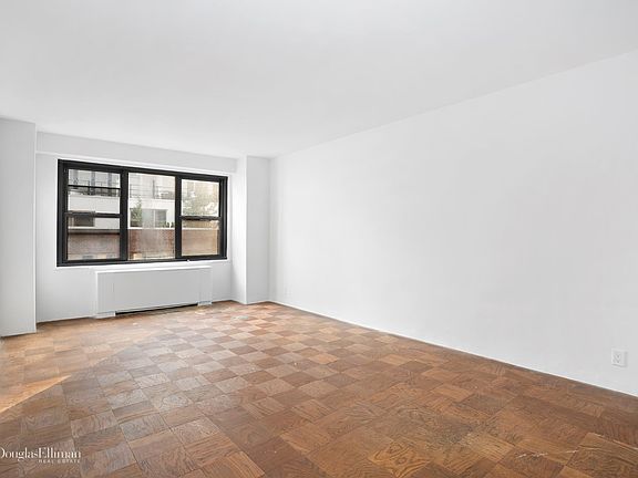 5th image of 220 E 57th St APT 12A