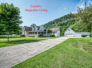 837 River Bend Dr, Celina, TN 38551