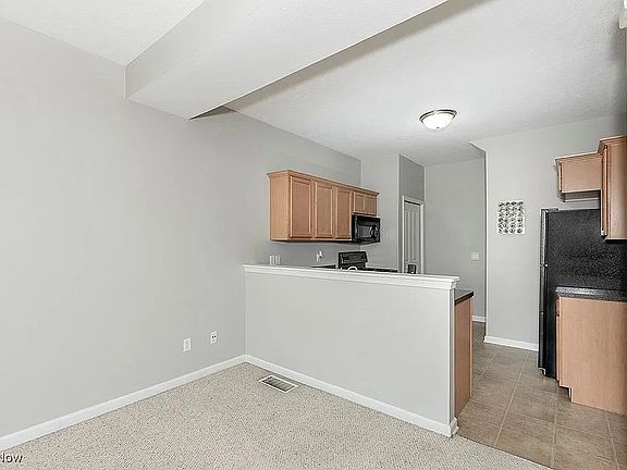 4th image of 30056 Euclid Ave Unit 2