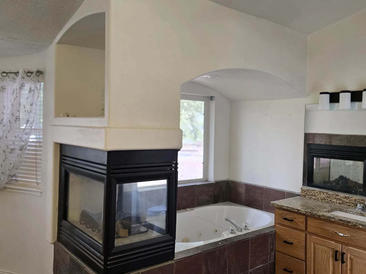 4 bed, 1890 sqft, $2,175 — Photo 4