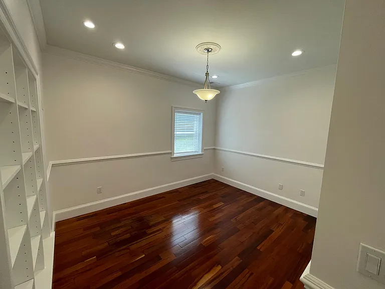 7500 Main St #B — Photo 4