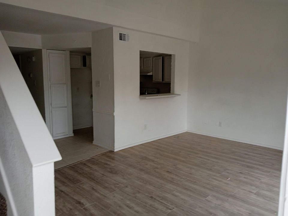 1st image of 1314 Bluffview Dr